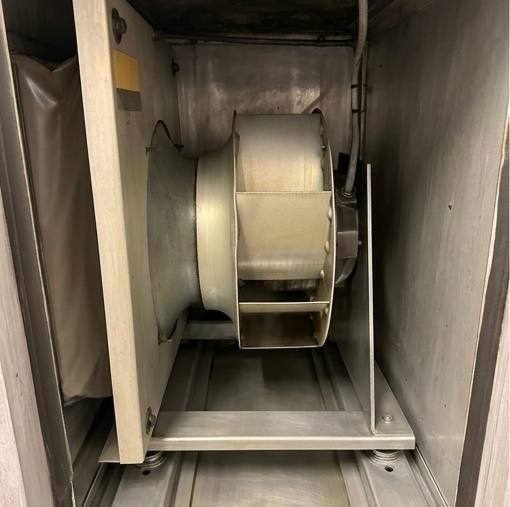 Gereinigter Küchenabluftventilator nach der Wartung